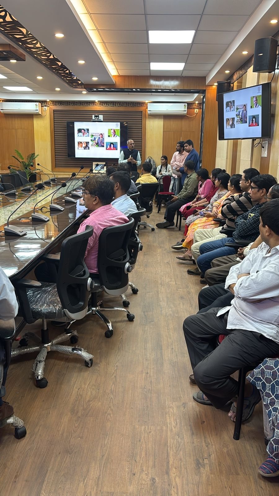 Investors attending a Fintopia awareness session